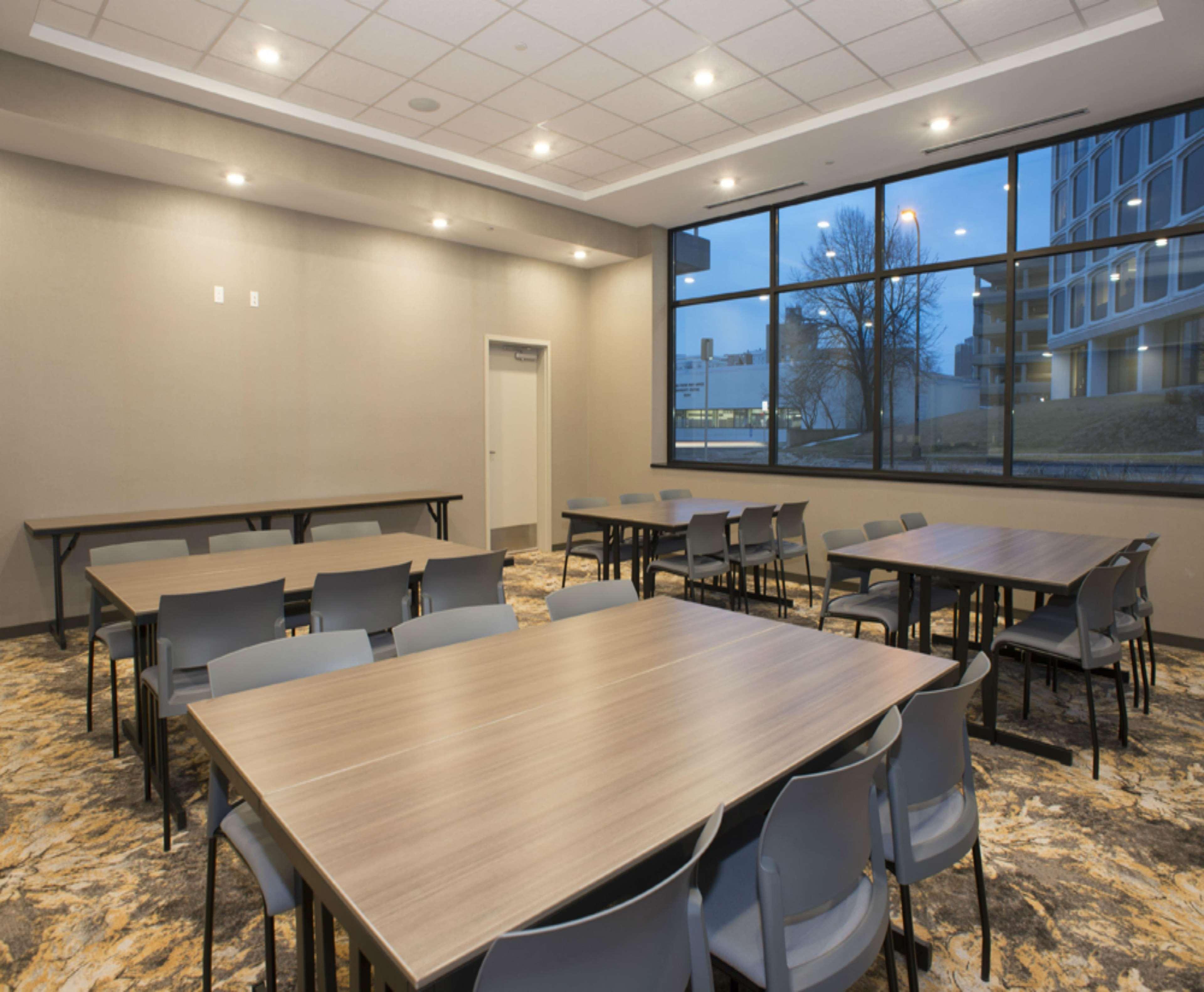 Hampton Inn And Suites Minneapolis University Area, Mn Hotel Minneapolis